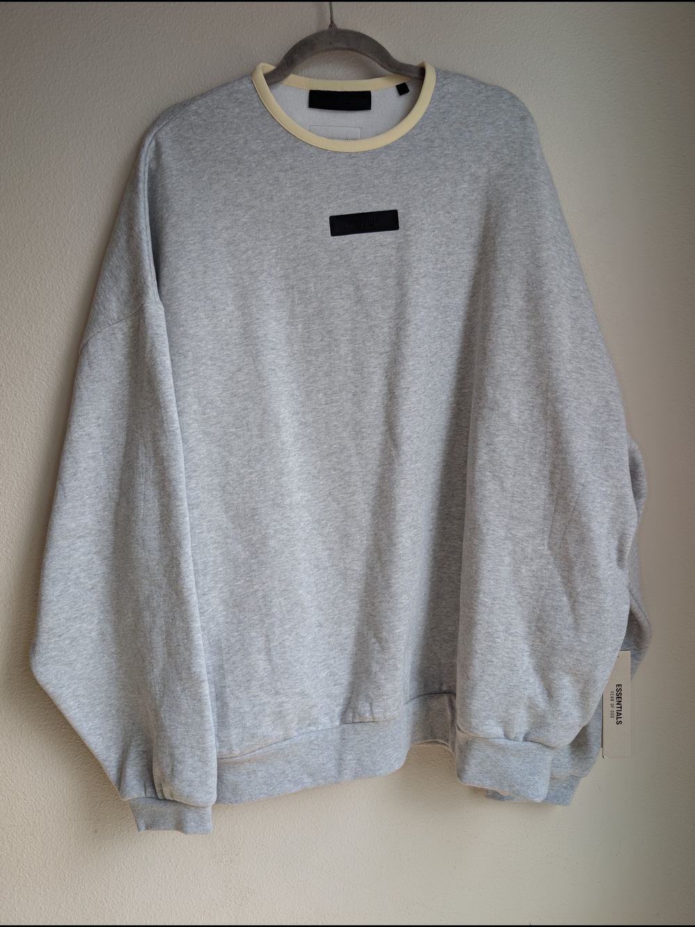 NWT Essentials Fear Of God Crewneck Sweatshirt Size   XL